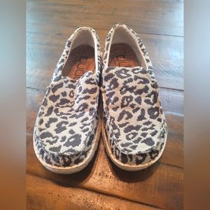 Hey Dude leopard shoes size 7